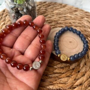 pulsera San Benito hecha a mano